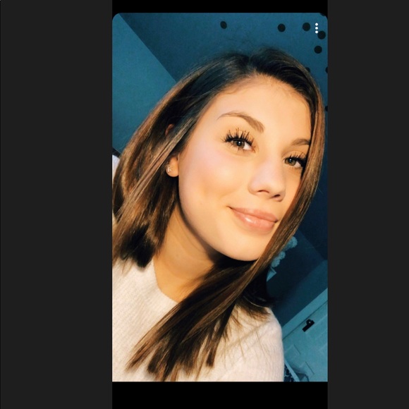 Meet your Posher, Kaylee - Picture 1 of 1